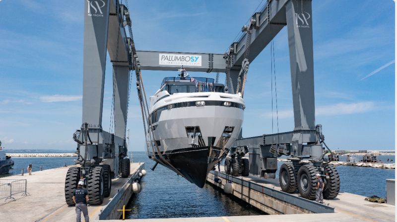 Extra Yachts annuncia il varo della terza unità di X96 Triplex