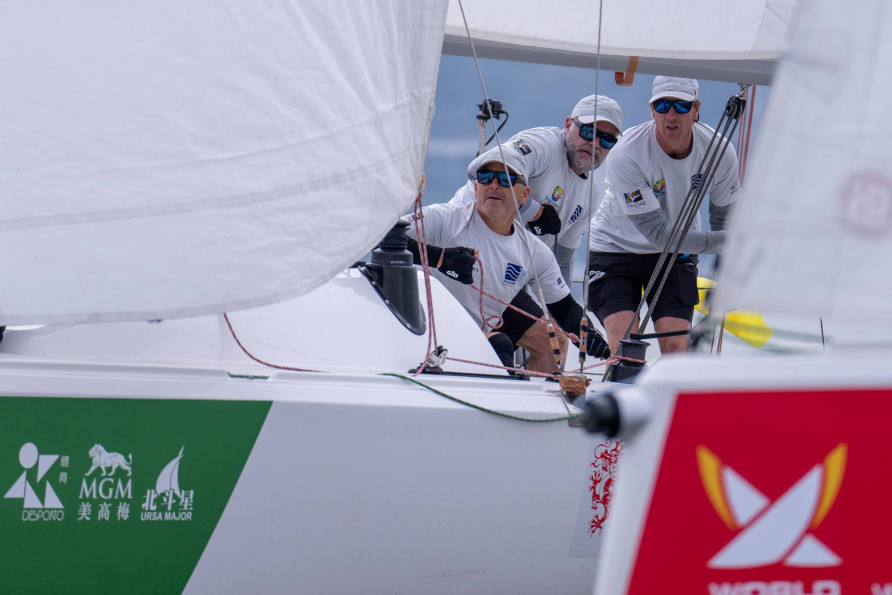 Ian Williams, Pindar by Manuport Logistics  (crew Richard Sydenham, Gerard Mitchell, Jon Gundersen)  Photo: Ian Roman / WMRT