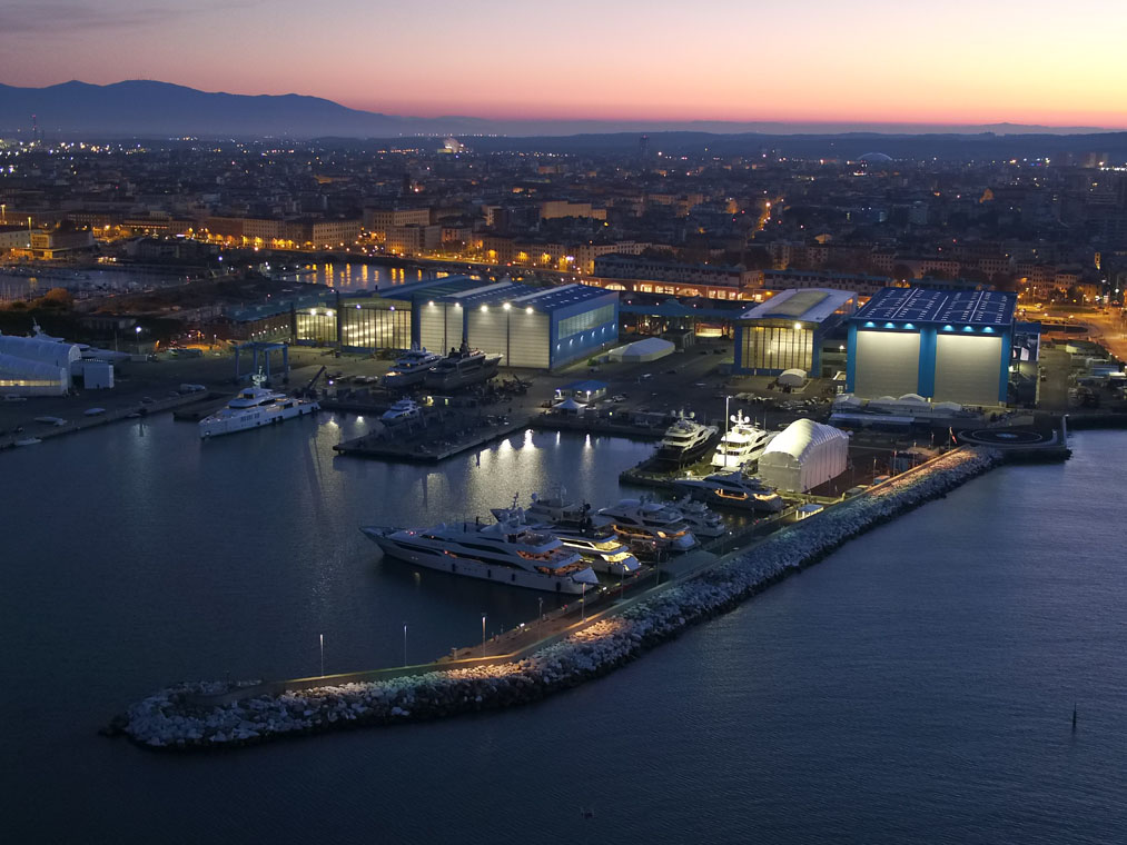 Il cantiere Benetti di Livorno