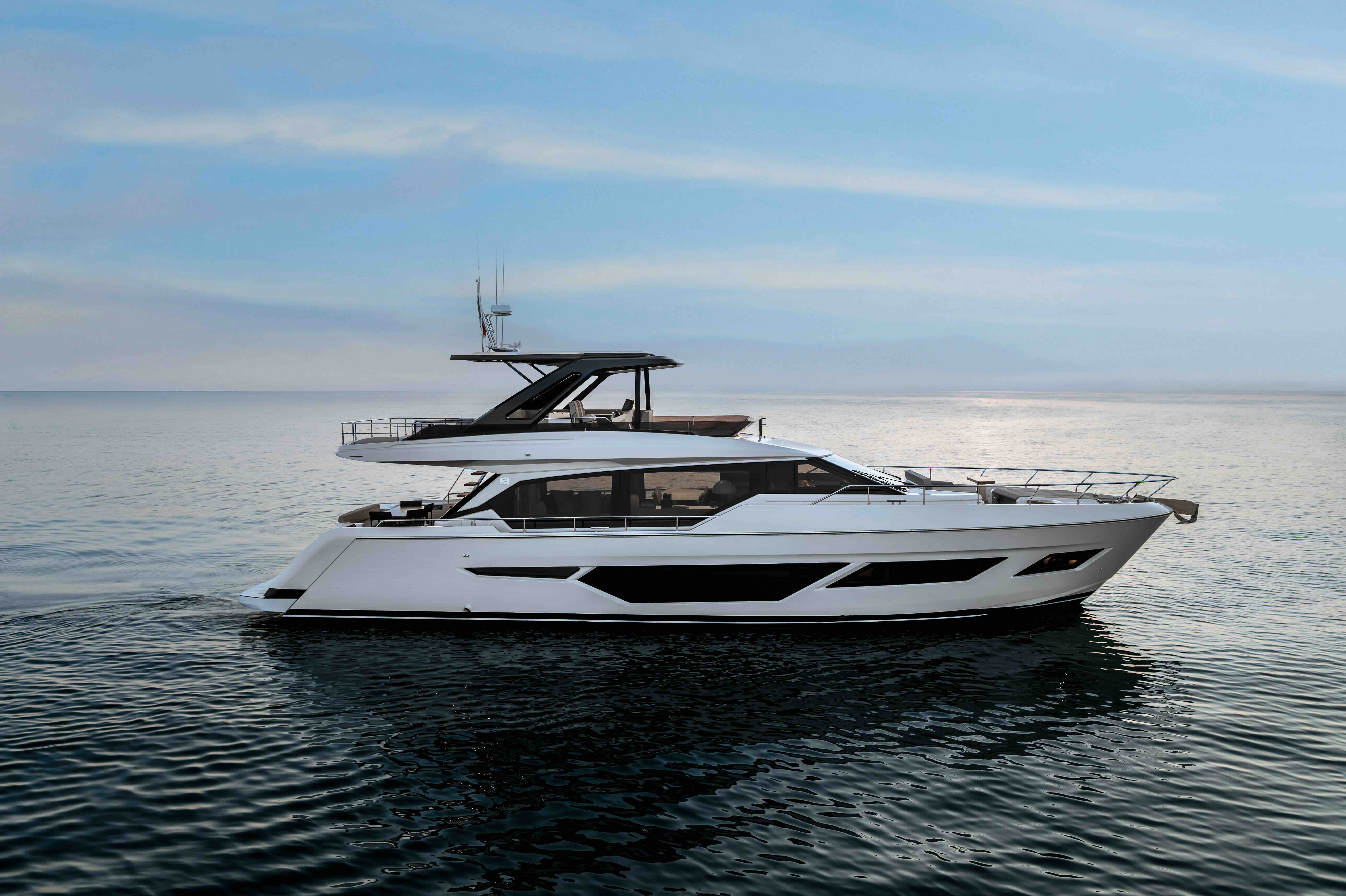 Ferretti Yachts 720