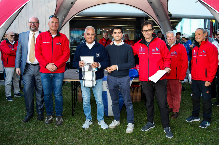 La premiazione del team di 