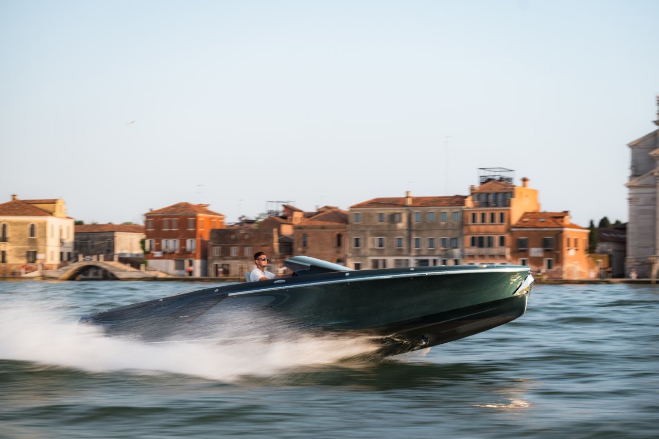 790 Spectre