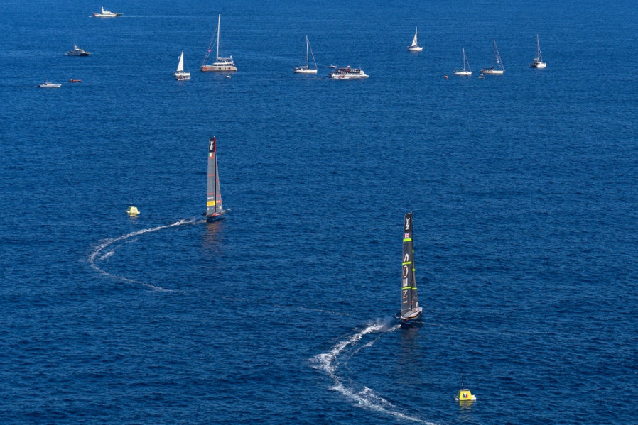 © IAN ROMAN / AMERICA'S CUP