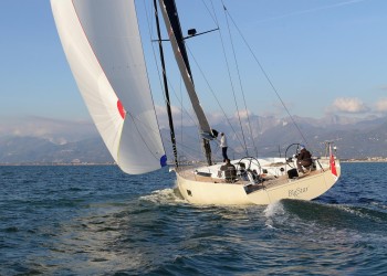 Vismara V50 Mills: sail testing off the coast of Versilia