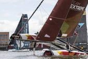 Oman Air moves top of overall 2017 Extreme Sailing Series™ leaderboard with Hamburg victory