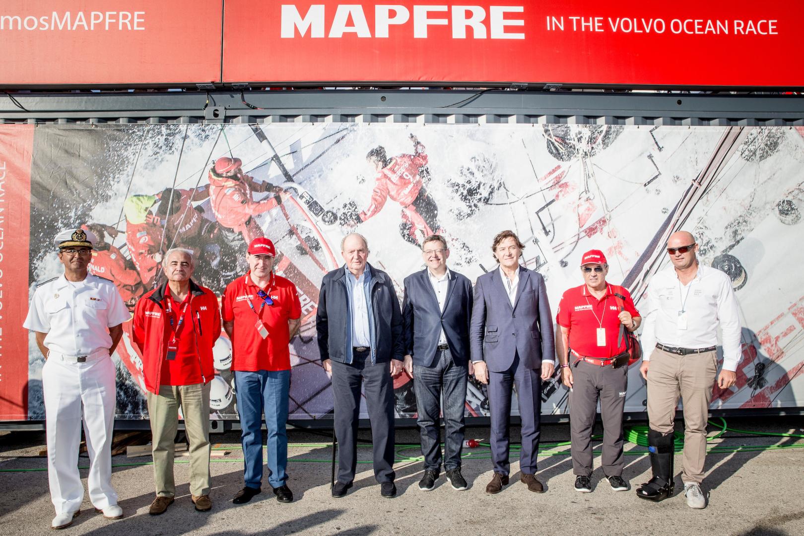 MAPFRE crew meeting at the Alicante team base with His Majesty the King Juan Carlos