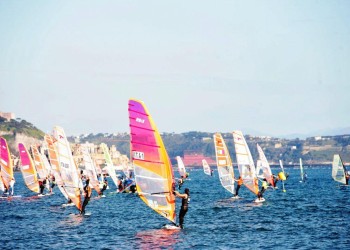 Coppa Italia di windsurf a Pozzuoli: domani gran finale