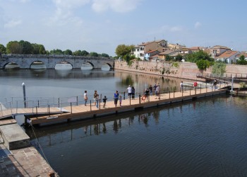 Walcon inaugura la passerella galleggiante sul Canale Porto Antico a Rimini