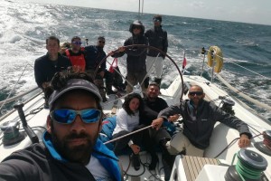 Stupefacente Sailing Team in navigazione verso il Fastnet