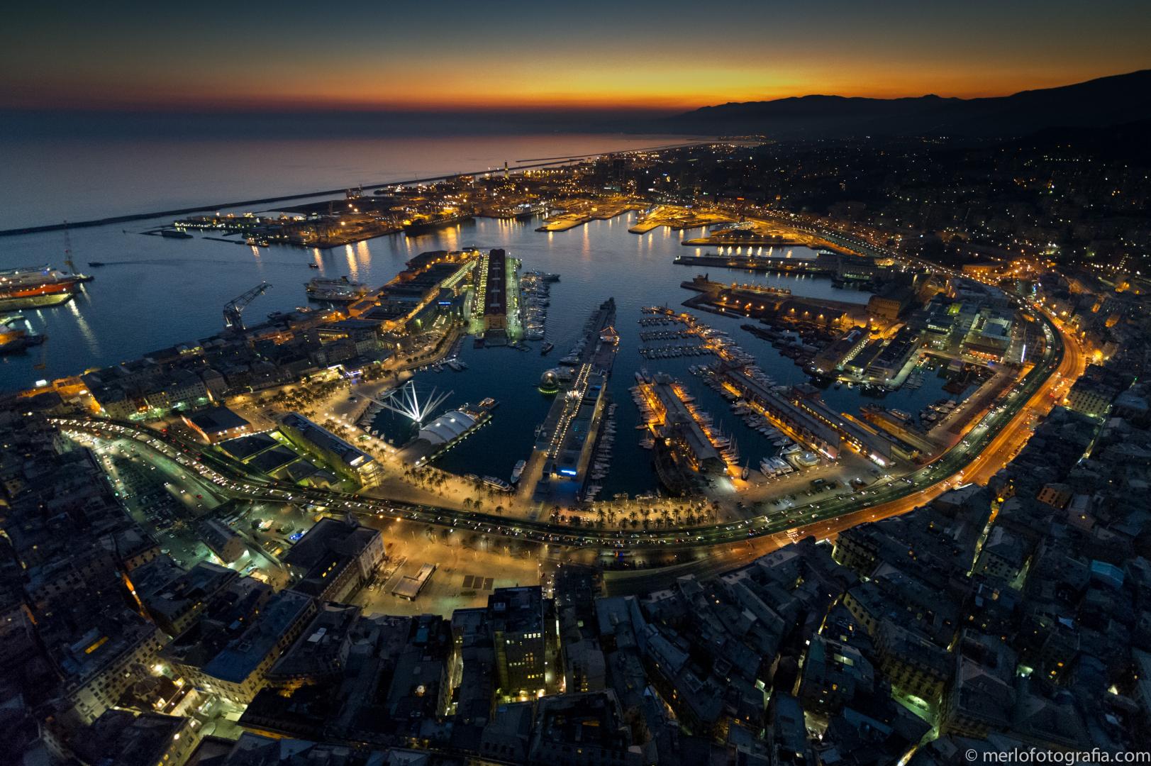 Genoa, Italy. (merlofotografia)