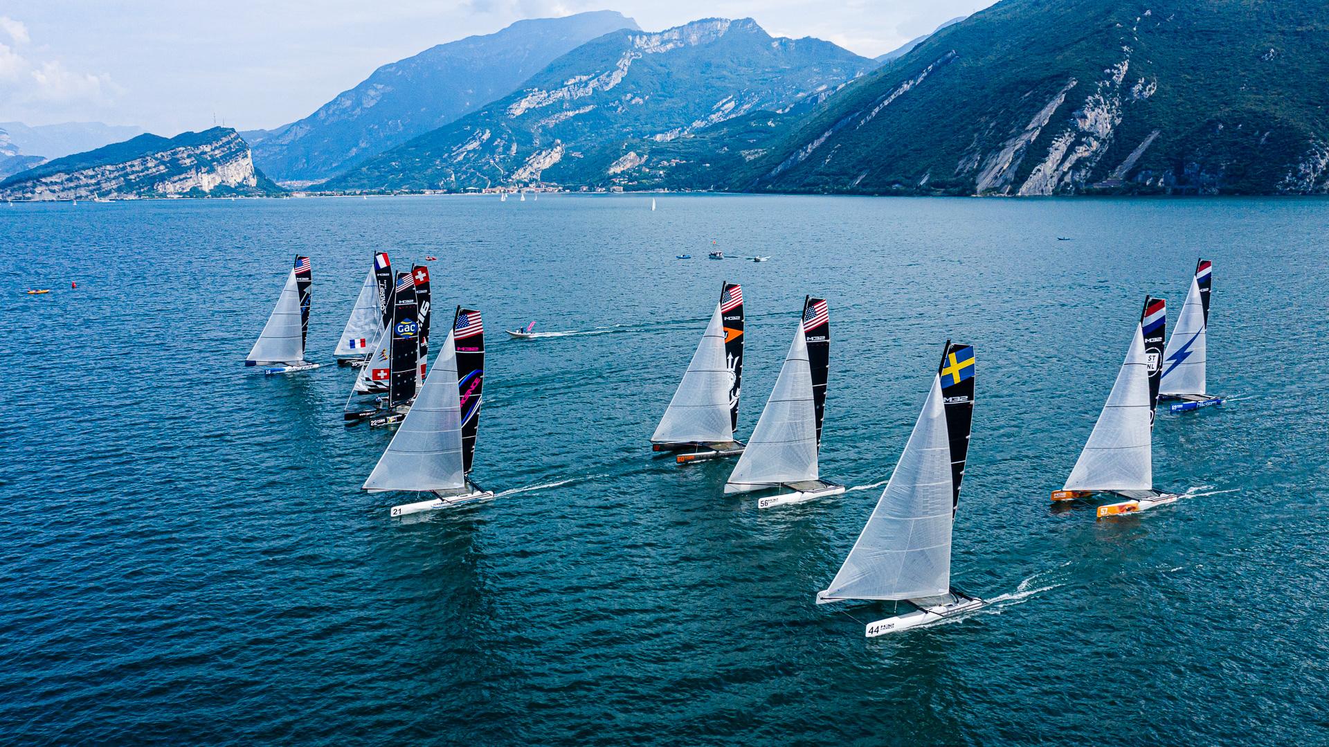 Iniziati i Mondiali dei catamarani M32 a Riva del Garda