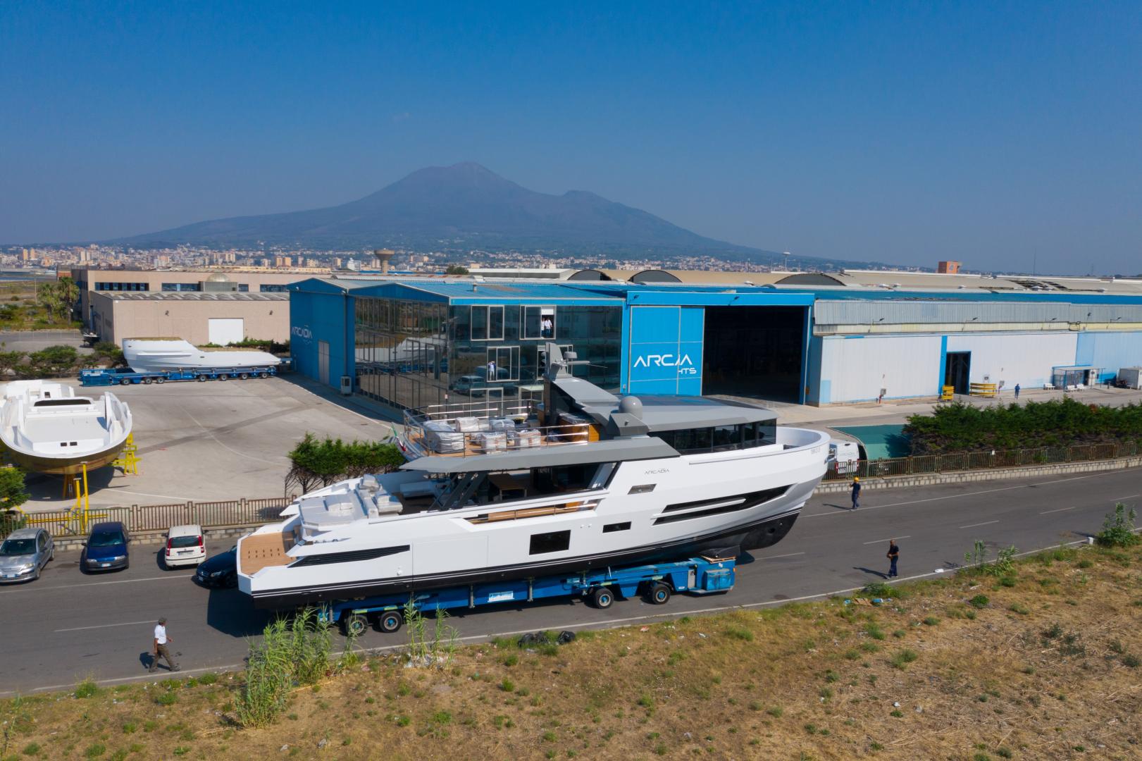 New Arcadia Sherpa XL world debut at 2019 Cannes Yachting Festival