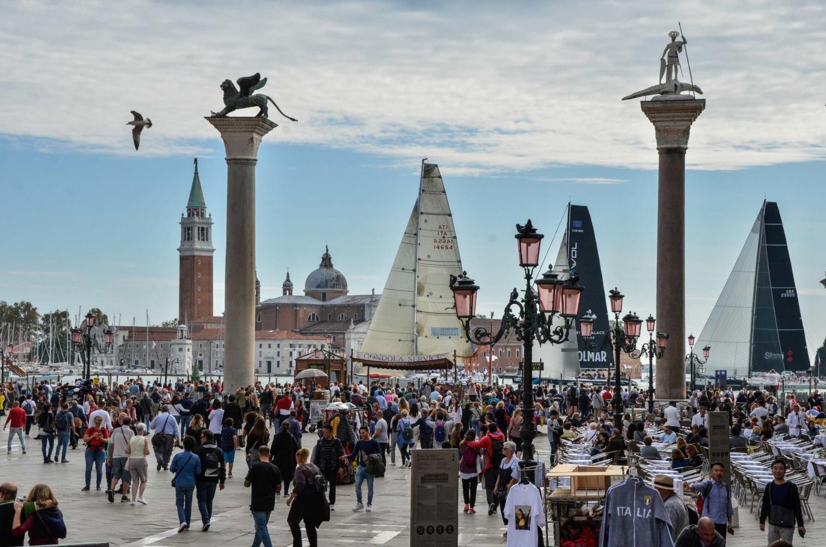 Venice Hospitality Challenge - Maxi Yacht in piazza San Marco