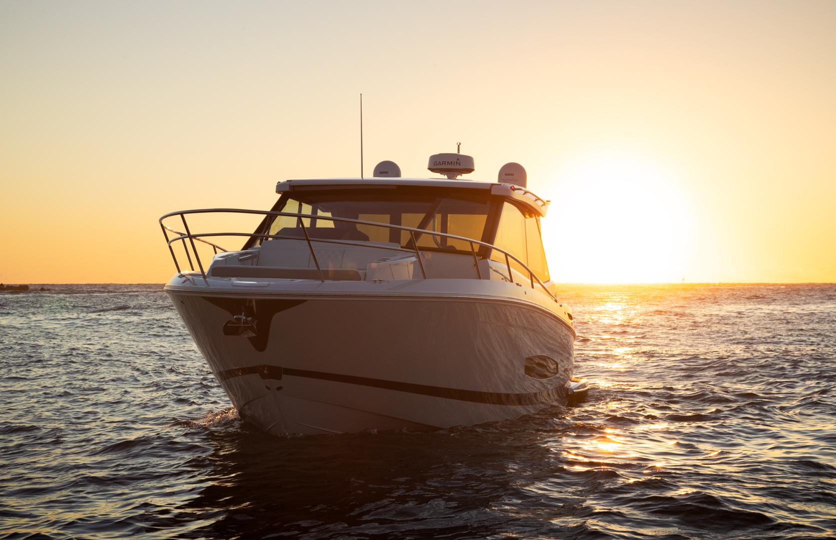 Regal Marine Industries unveils two all-new models live