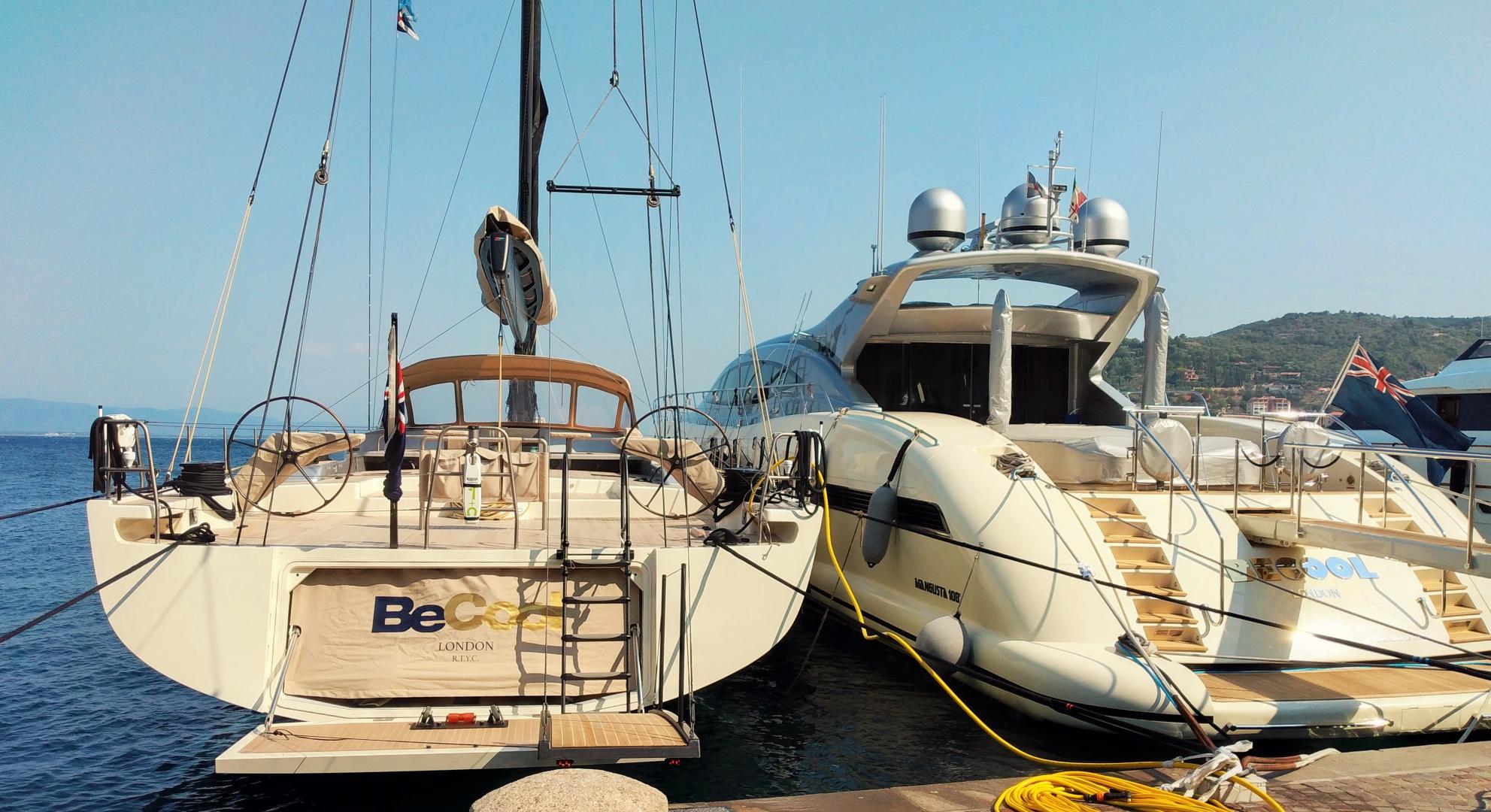 I due Yacht BE COOL insieme a Porto Santo Stefano