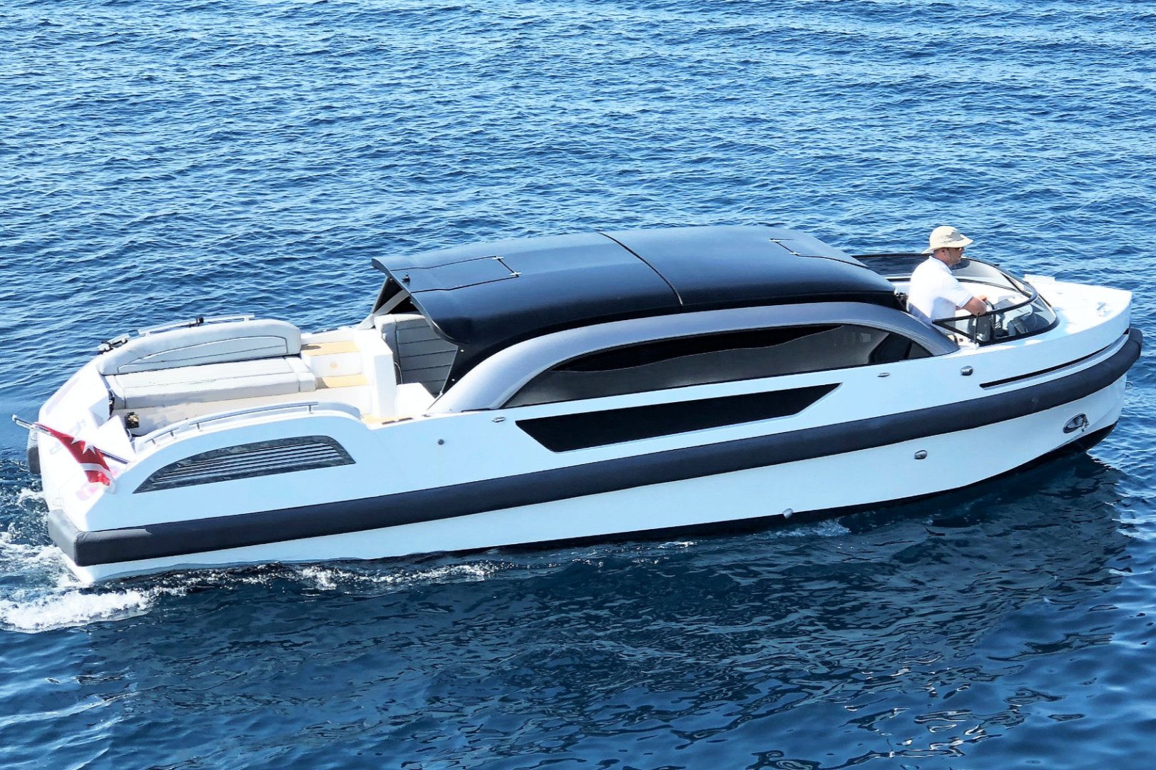 WB27: Wooden Boats introduces the ‘Bentley style’ tender  