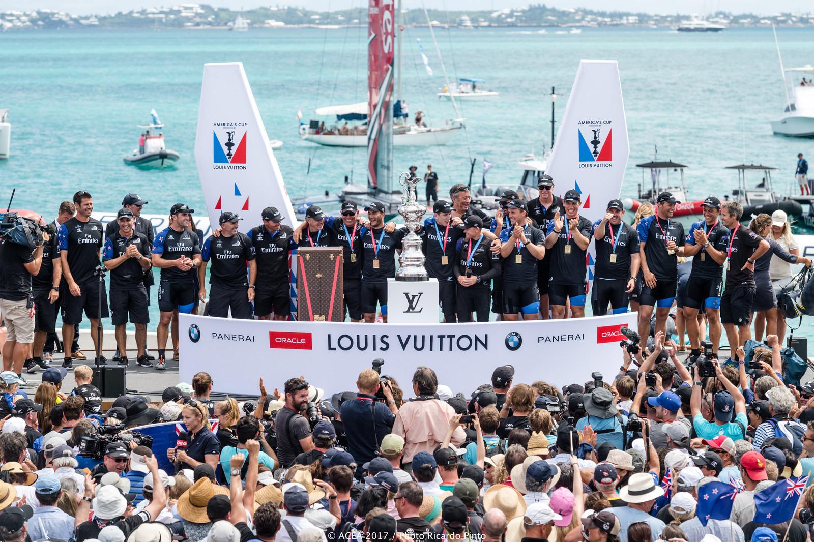 Emirates Team New Zealand wins the 35th America's Cup in Bermuda in 2017