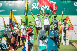 Il podio del mondiale Kitesurf freestyle 2020 a Ilha do Guajiru, Brasile. Foto Romantsova