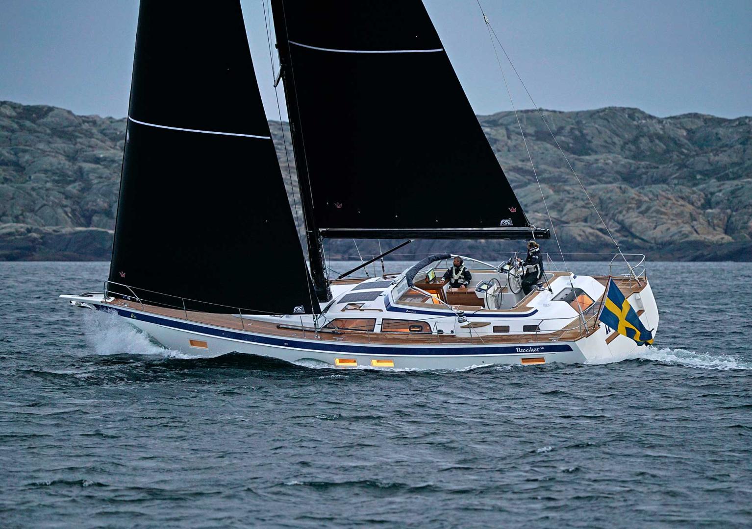Cruising sailors are now starting to seek the performance advantages of carbon masts but they still require the convenience of in-mast furling.