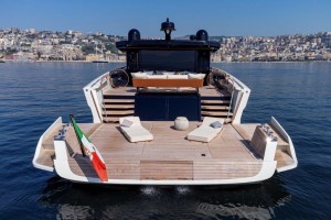 Blu Emme Yachts at the Cannes Yachting Festival with Evo V8