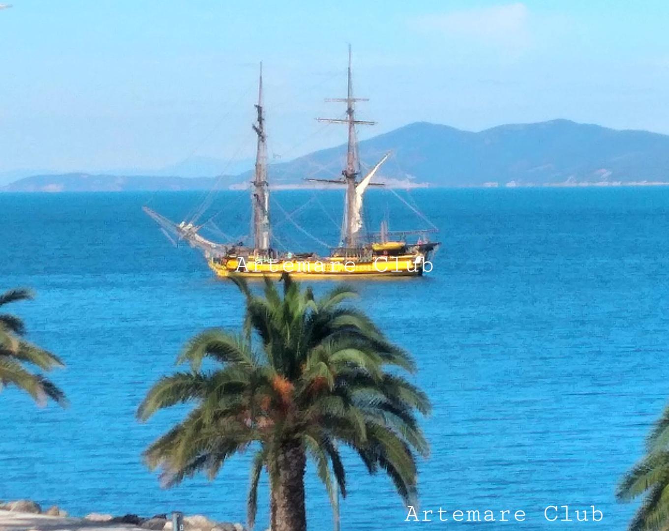 Allarmi! Nave pirata a Porto Santo Stefano