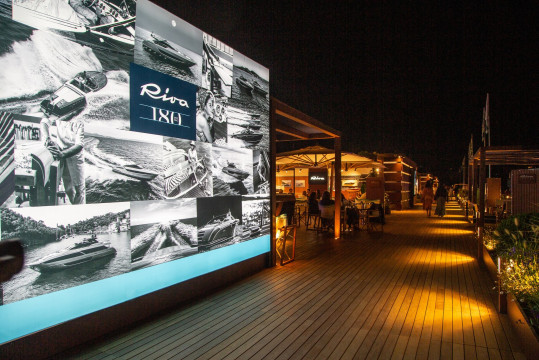 Riva Lounge al Waterfront di Porto Cervo: stile e eleganza