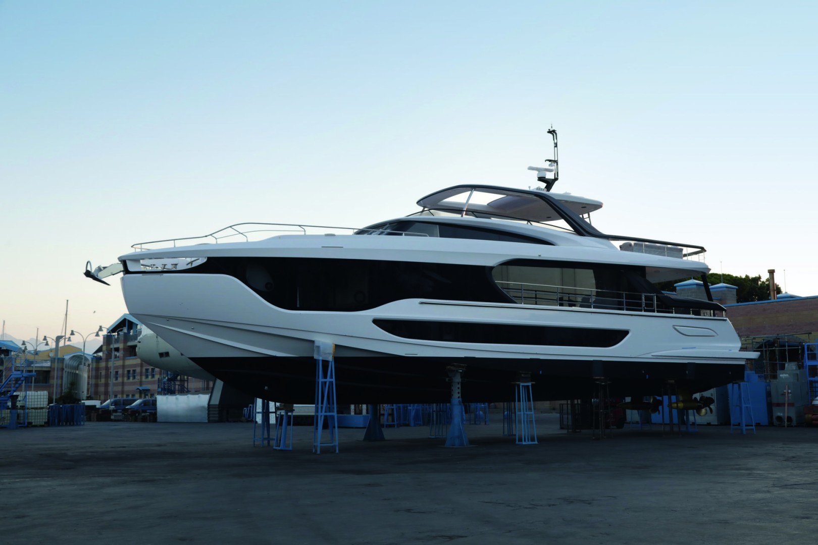 Azimut Yachts, varato a Viareggio Grande 26M