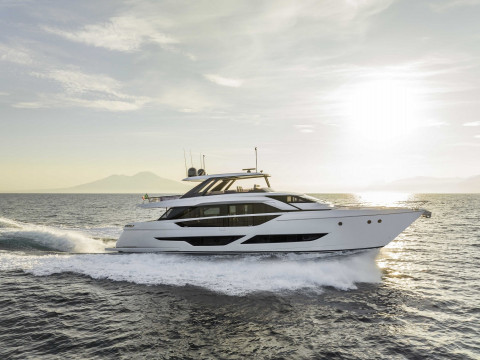 Ferretti Yachts 860