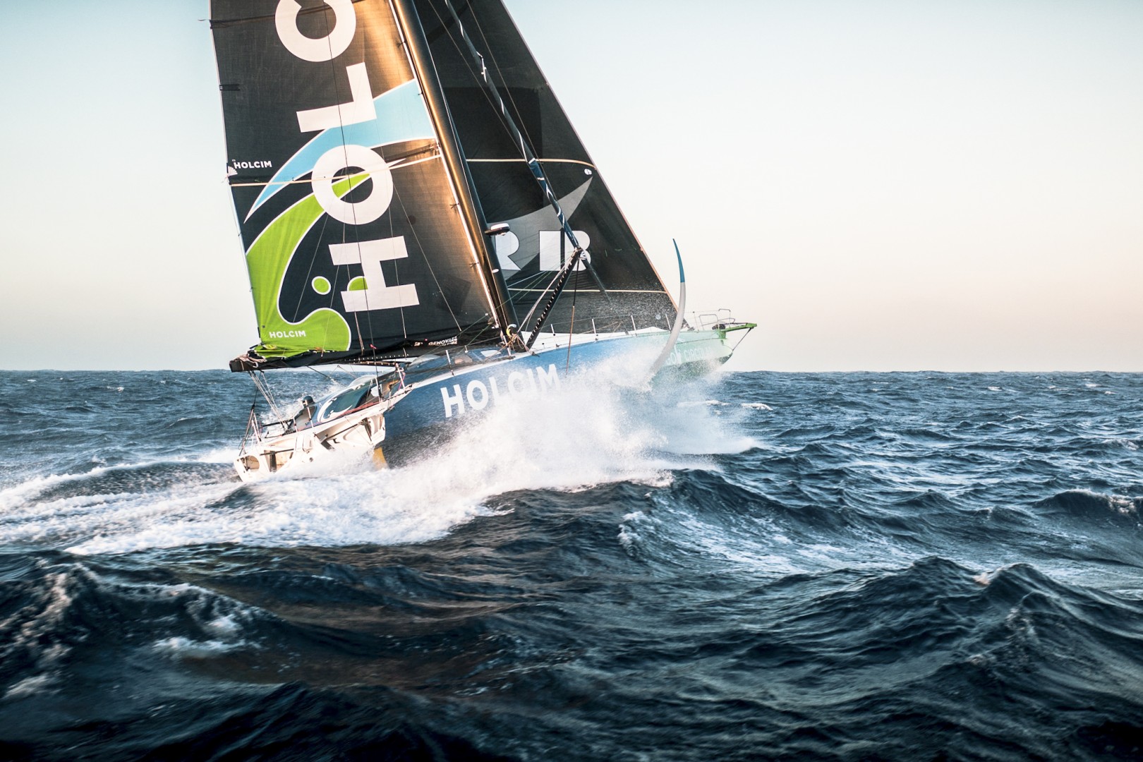 Leg 3, Day 5 onboard Holcim - PRB Team. © Julien Champolion