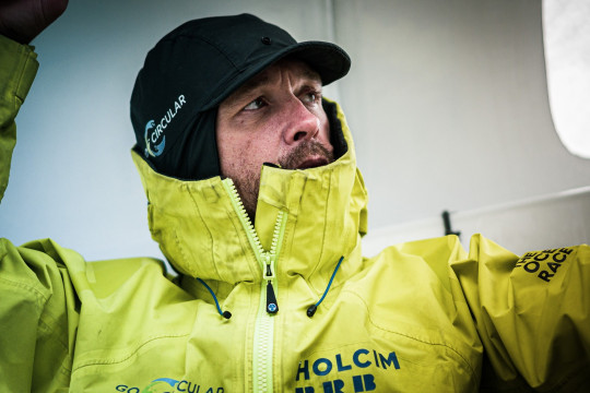 Leg 3 onboard Holcim - PRB Team. Skipper Kevin Escoffier is on standby, it is getting cold.
© Julien Champolion