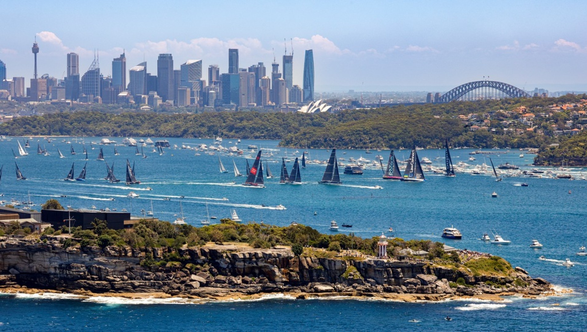 An iconic view of the start of the 2022 Rolex Sydney Hobart Yacht Race © ROLEX/Carlo Borlenghi