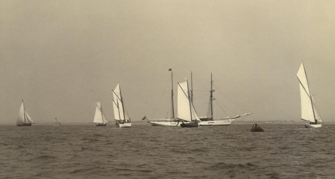 Five of the seven starters set sail from Ryde on the first Fastnet Race in 1925 © Beken of Cowes