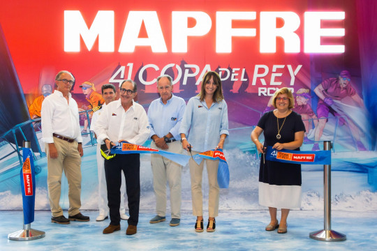 Emerico Fuster, María del Carmen Sales and Mercedes Celeste during the traditional opening ceremony. © Laura G. Guerra/Copa del Rey MAPFRE