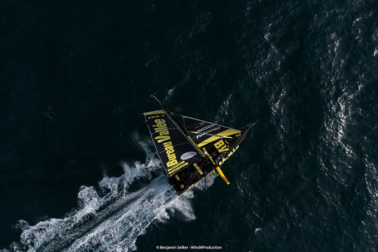 Louis Burton going big.....IMOCA Bureau Vallée credit Benjamin Sellier