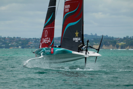 America's Cup: controlled Kiwis pushing the limits