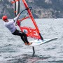 Federico Pilloni, atleta del programma Young Azzurra dello Yacht Club Costa Smeralda, ha vinto la terza tappa di Coppa Italia iQFOiL Youth conclusasi oggi a Torbole, sul lago di Garda.