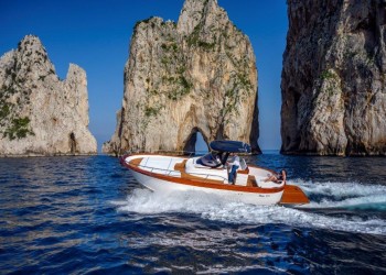 Record numbers of foreign tourists in love with gozzo boats from Cantiere Mimì