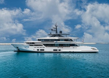 First all-aluminium Custom Line 50 superyacht launched