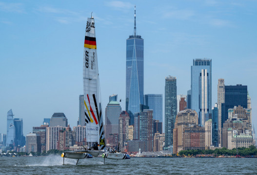 Gänsehaut pur. Das deutsche SailGP Team startet dieses Wochenende vor der beeindruckenden Kulisse von New York Foto: Ricardo Pinto für SailGP
