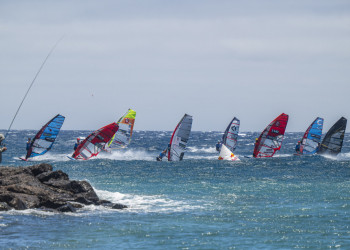 Izquierdo proclaims the first Slalom X title in the Windsurfing World Cup