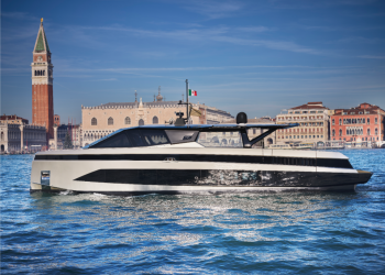 The new wallywhy100 will make her debut at the Cannes Yachting Festival