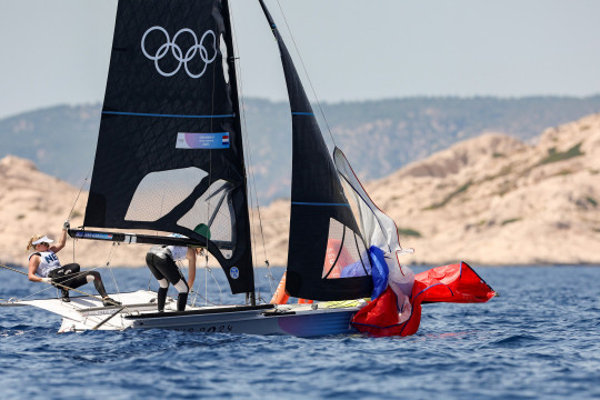 Olympic Sailing 2024: Van Aanholt and Duetz Take Early Lead in Women’s Skiff