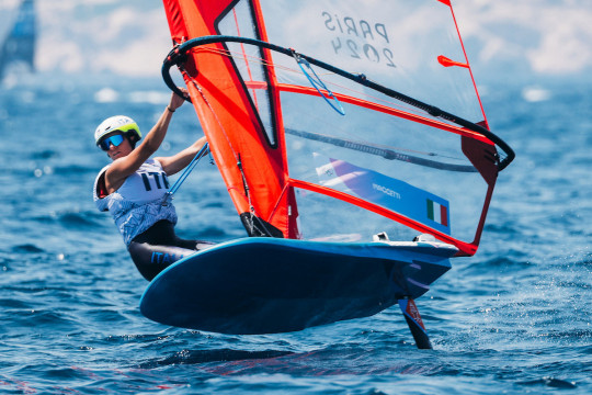 Paris 2024 - Marseille: day 2 In acqua skiff e windsurfer