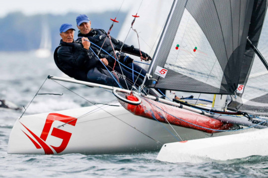 Helge und Christian Sach sorgten mit ihrem 22. Sieg zur Travemünder Woche für eine neue Rekordmarke. Foto: segel-bilder.de