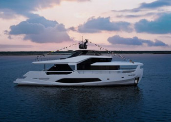 Ferretti Yachts: Infynito 80 unit launched at new Marina di Ravenna shipyard