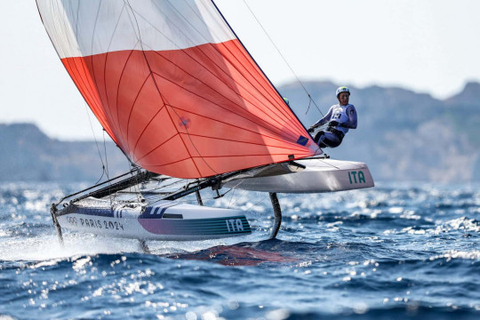 Olympic
Sailing
2024:
Japanese
crew
hold
470
lead
while
Italian
pair
begin
Nacra
17
defense