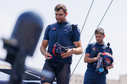 Ereignisreicher letzter Tag der Vorregatta für Alinghi Red Bull Racing