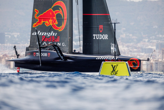 Alinghi Red Bull Racing è pronto a partecipare alla Louis Vuitton Cup