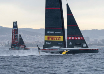 Today’s lightning bolts didn’t stop Luna Rossa from beating Emirates Team New Zealand