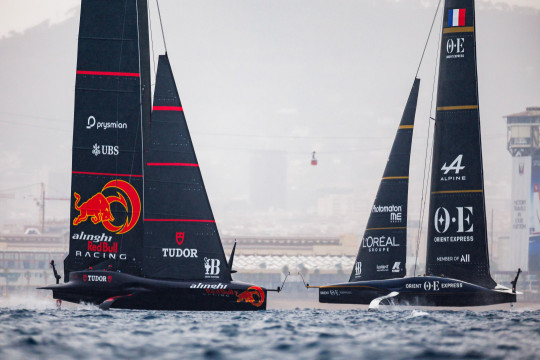 Alinghi Red Bull Racing takes their first point on Day 5 of the Louis Vuitton Cup